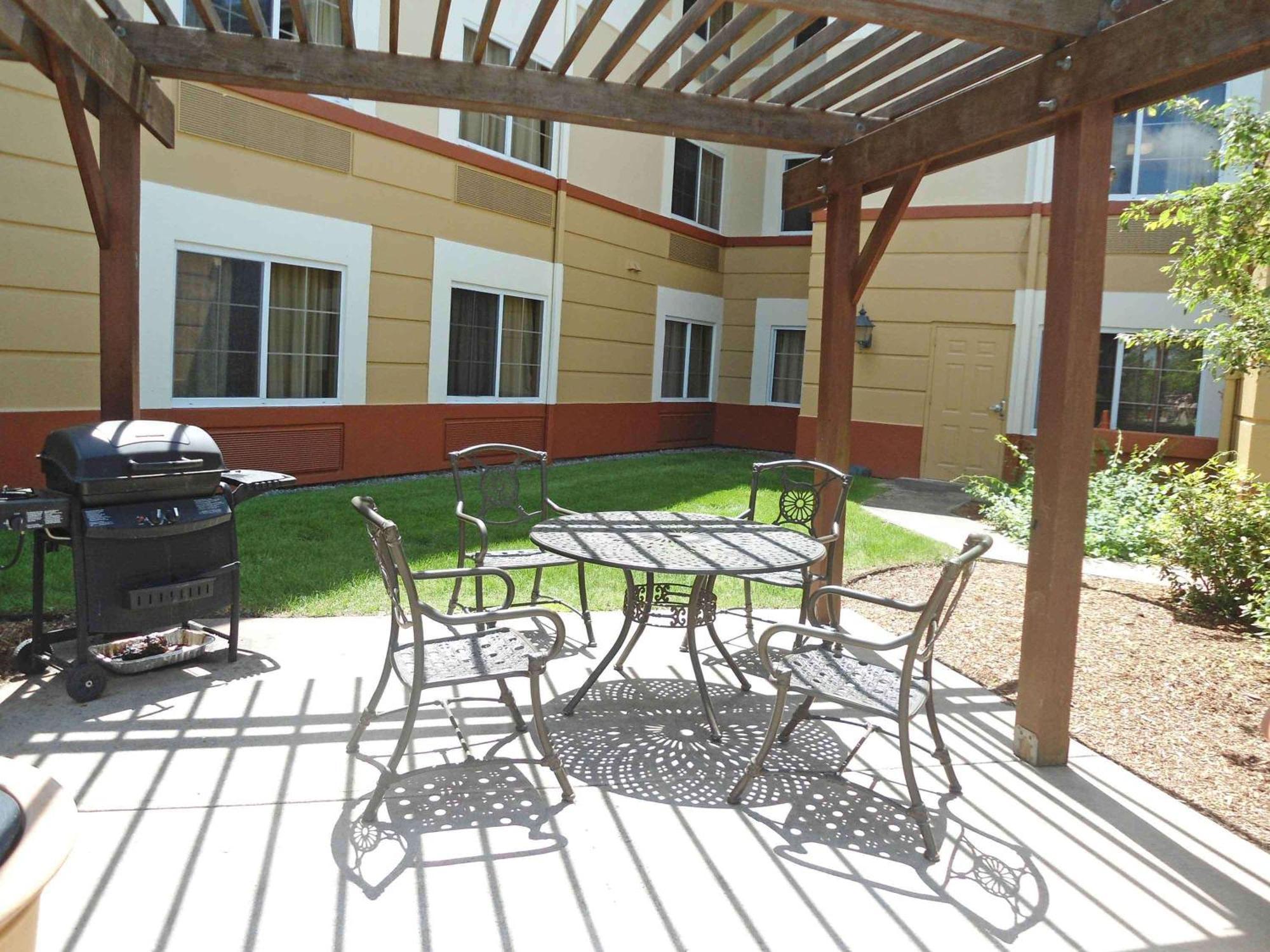 Extended Stay America Suites - Boston - Westborough - Computer Dr Экстерьер фото